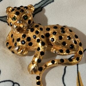 Gold Tone Vintage Leopard Brooch